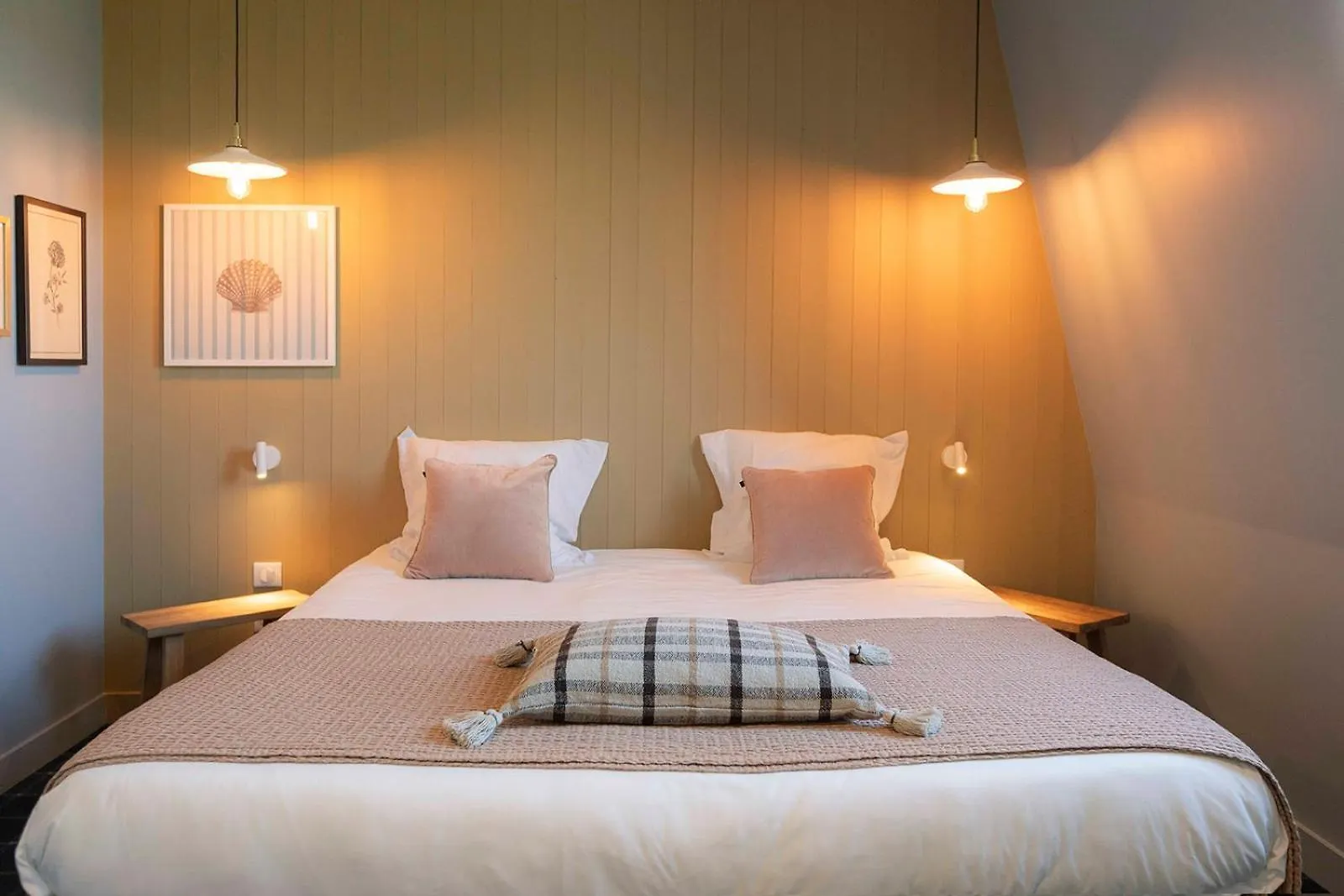 Hotel De La Mer & Spa ブリニョガン・プラージュ