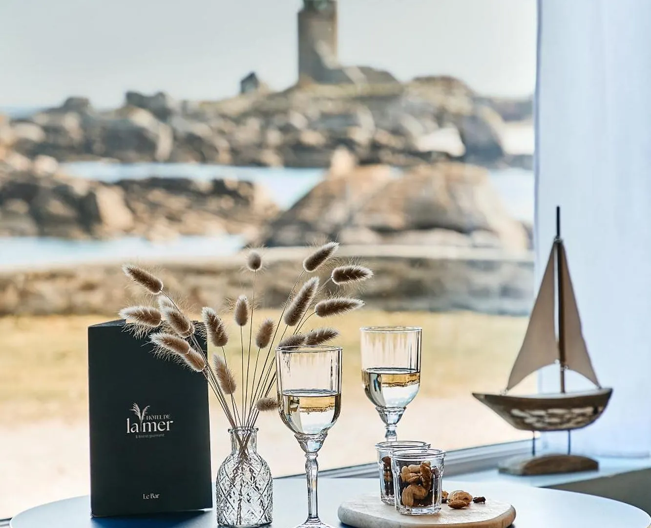 Hotel De La Mer & Spa ブリニョガン・プラージュ
